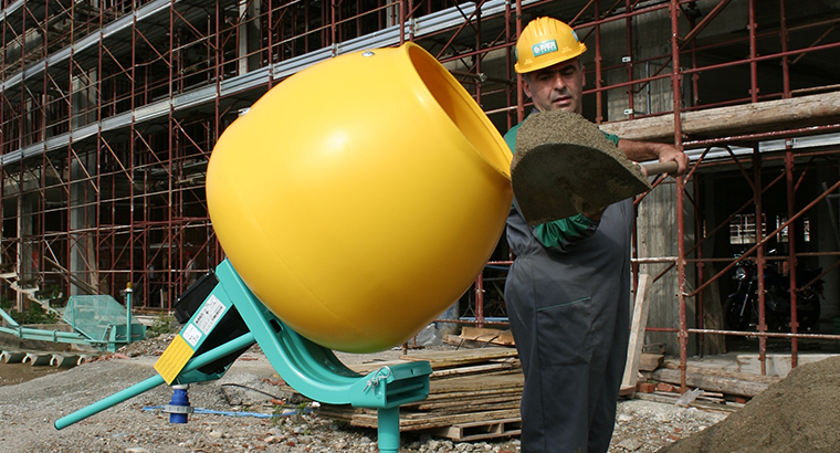 betonniere hydraulique sur un chantier